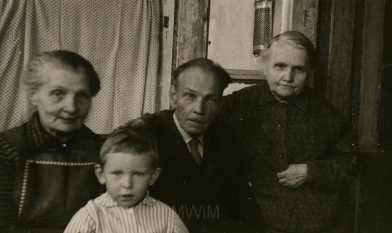 KKE 4424.jpg - Rodzina Giedrojciów. Drugi od prawej Franciszek Giedrojć.